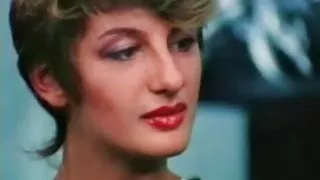 Klassieke blowjob en anale sex scene met 3 meisjes op 1 kerel