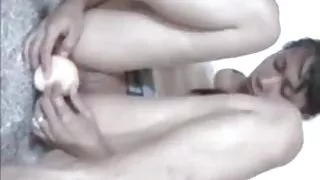 Dildo is haar favoriete speelgoed