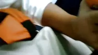 Meisjes reactie bij aanraking dick