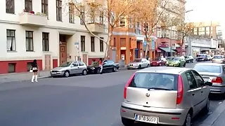 Mooi meisje hooker in berlijn op straat