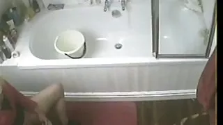 Zo geil... verborgen masturbeert op toilet