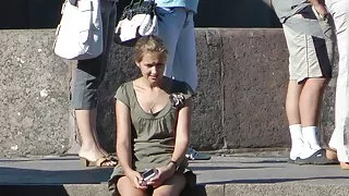 Upskirt tiener slipje op stappen