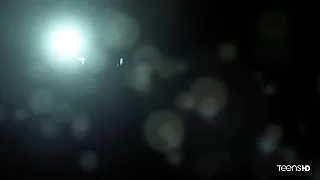 Prachtige tiener viki graag om te rijden op haar minnaar de haan