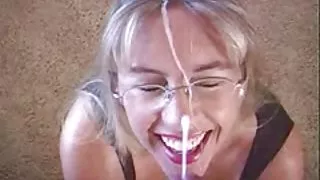 Blonde milf gefickt und vollgespritzt