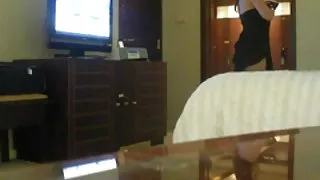Half naakt arabische slet vrouw plaagt hotel werker 01