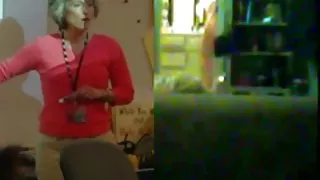 Stoute moeder blootgesteld masturberen op verborgen camera