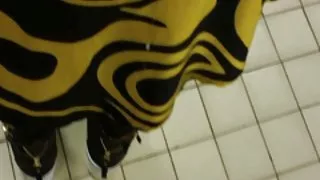 Cum op grote arabische buit in een markt