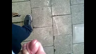 Knipperen van een oma en ze rent-flostylez