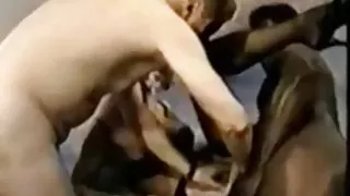 Manlief eet bbc cum van vrouws kut