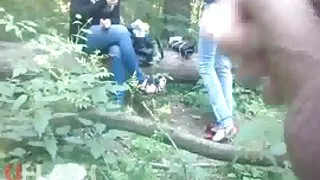Cum voor tieners in het bos